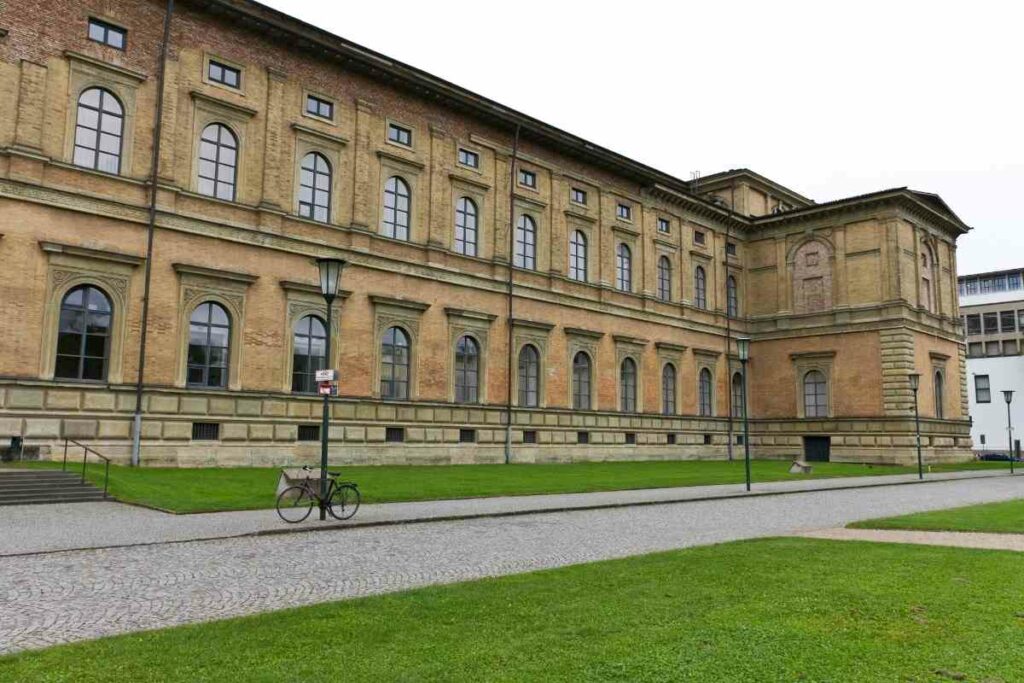 Alte Pinakothek museum building