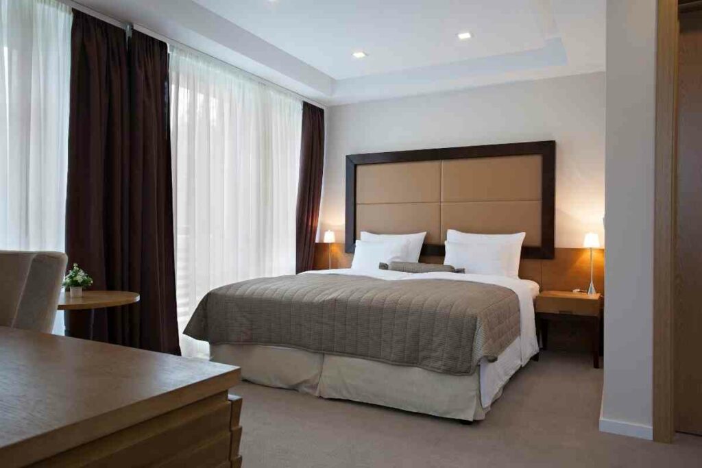 River Lee hotel bedrooms comfortable and clean