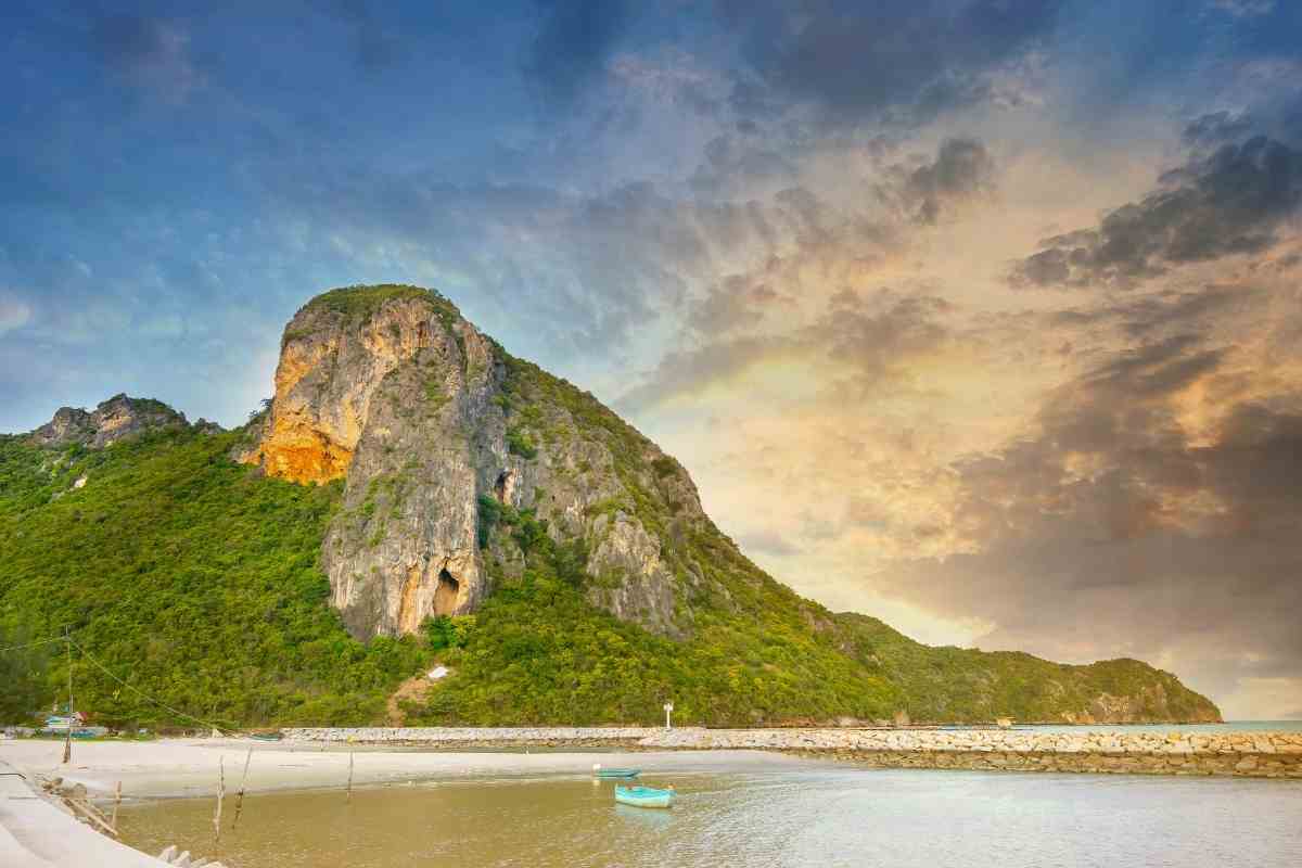 Best Koh Lanta Beaches guide for travelers