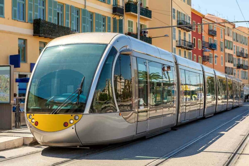 Use tram travel around Nice in France