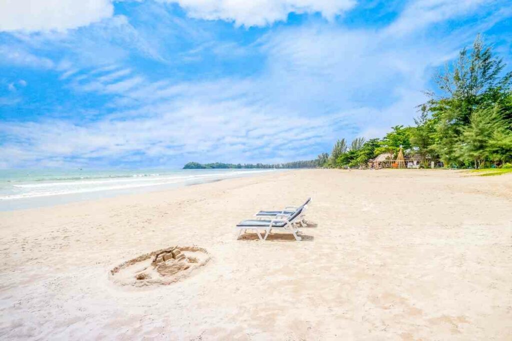 Phra Ae beach alone