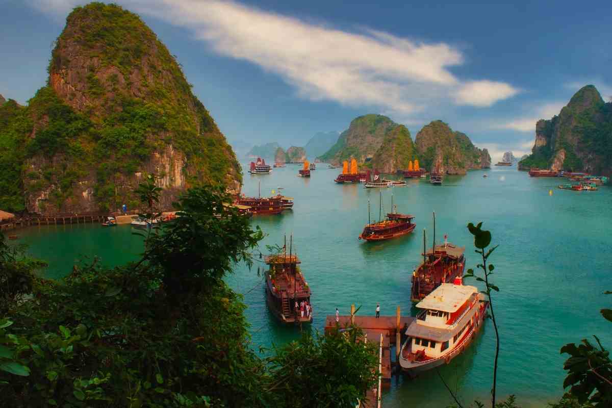 Vietnam vs Indonesia – The Best Guide to South East Asia 2023