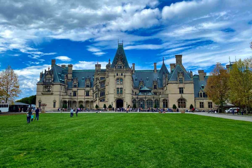 can-you-see-the-biltmore-estate-from-the-road