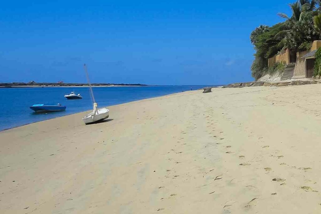 Jomo Kenyatta public beach in Kenya