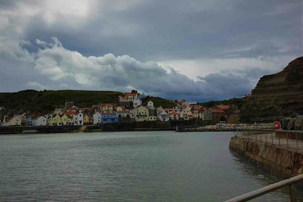 Staithes attracts geologists