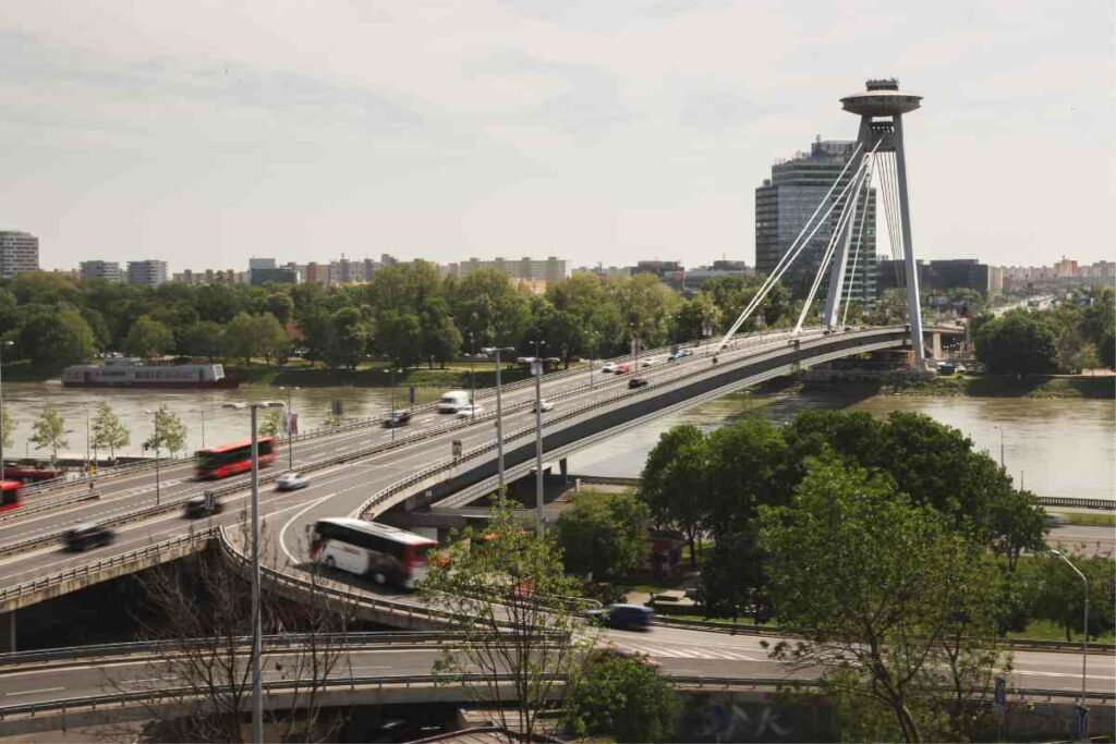 symbol of Bratislava UFO bridge