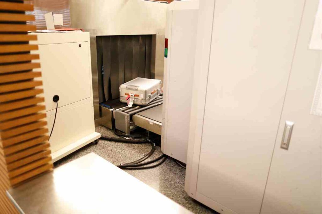 What can airport baggage scanners see 