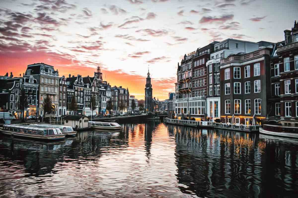 Amsterdam Launches “Stay Away” Campaign