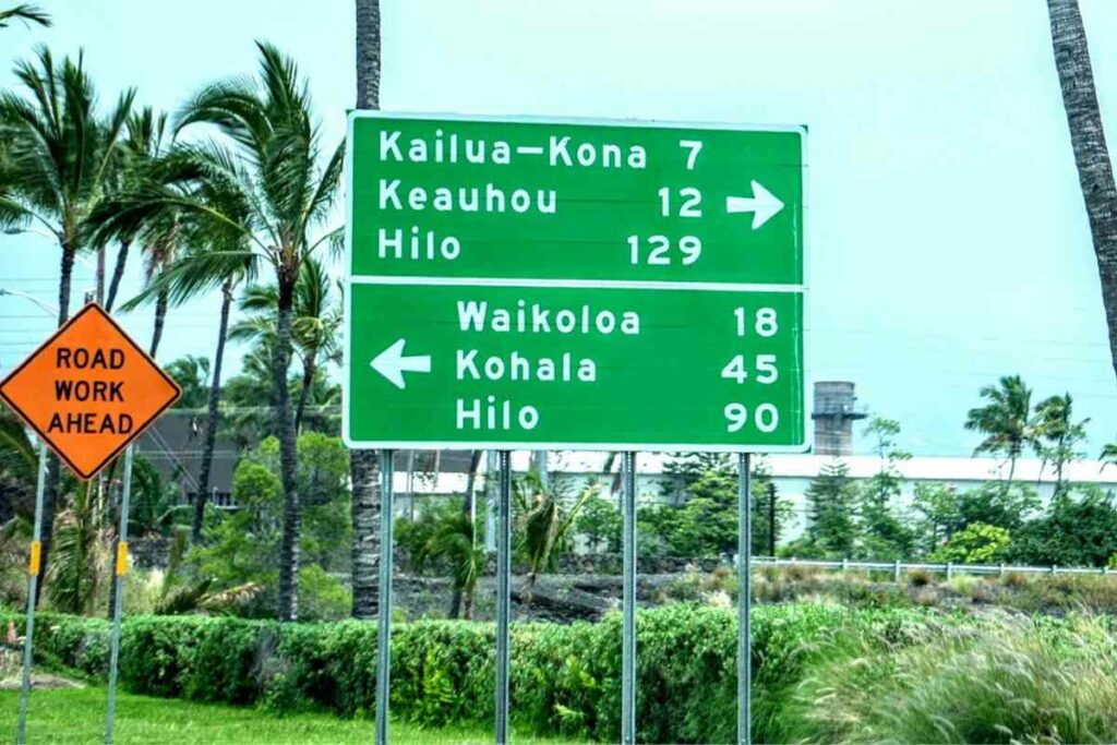 Rent a car Hawaii road