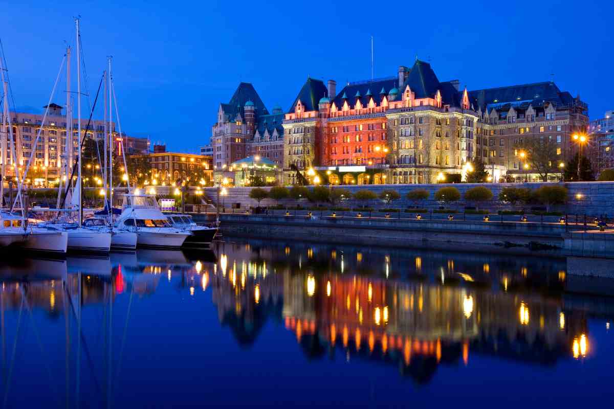 Traveling From Seattle to Victoria, BC & Vancouver: 2 Day Itinerary