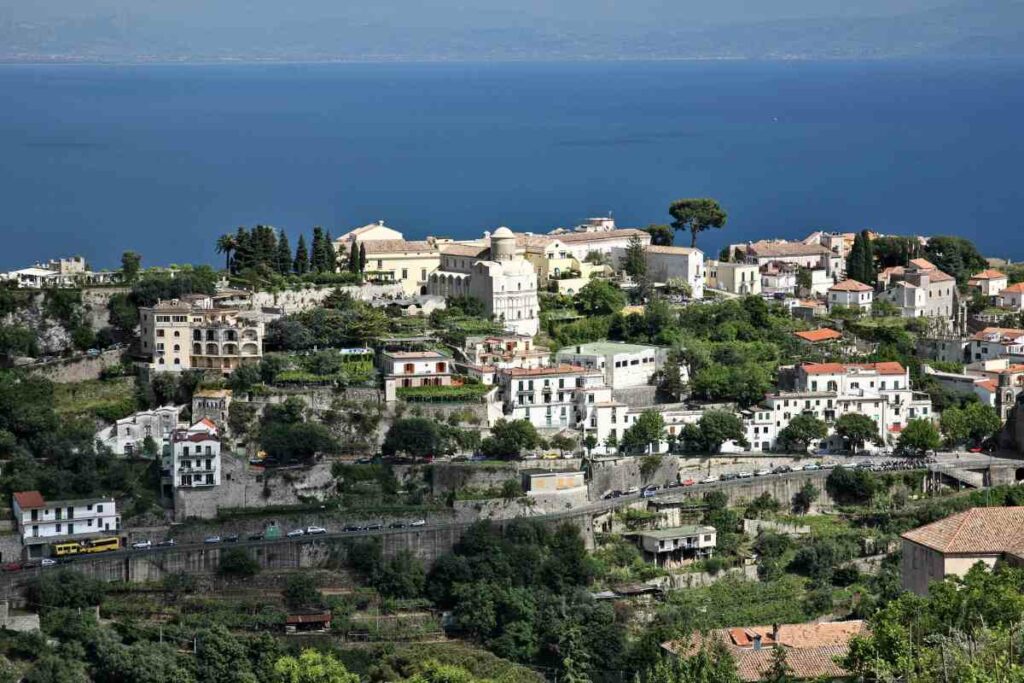 Ravello hotels booking