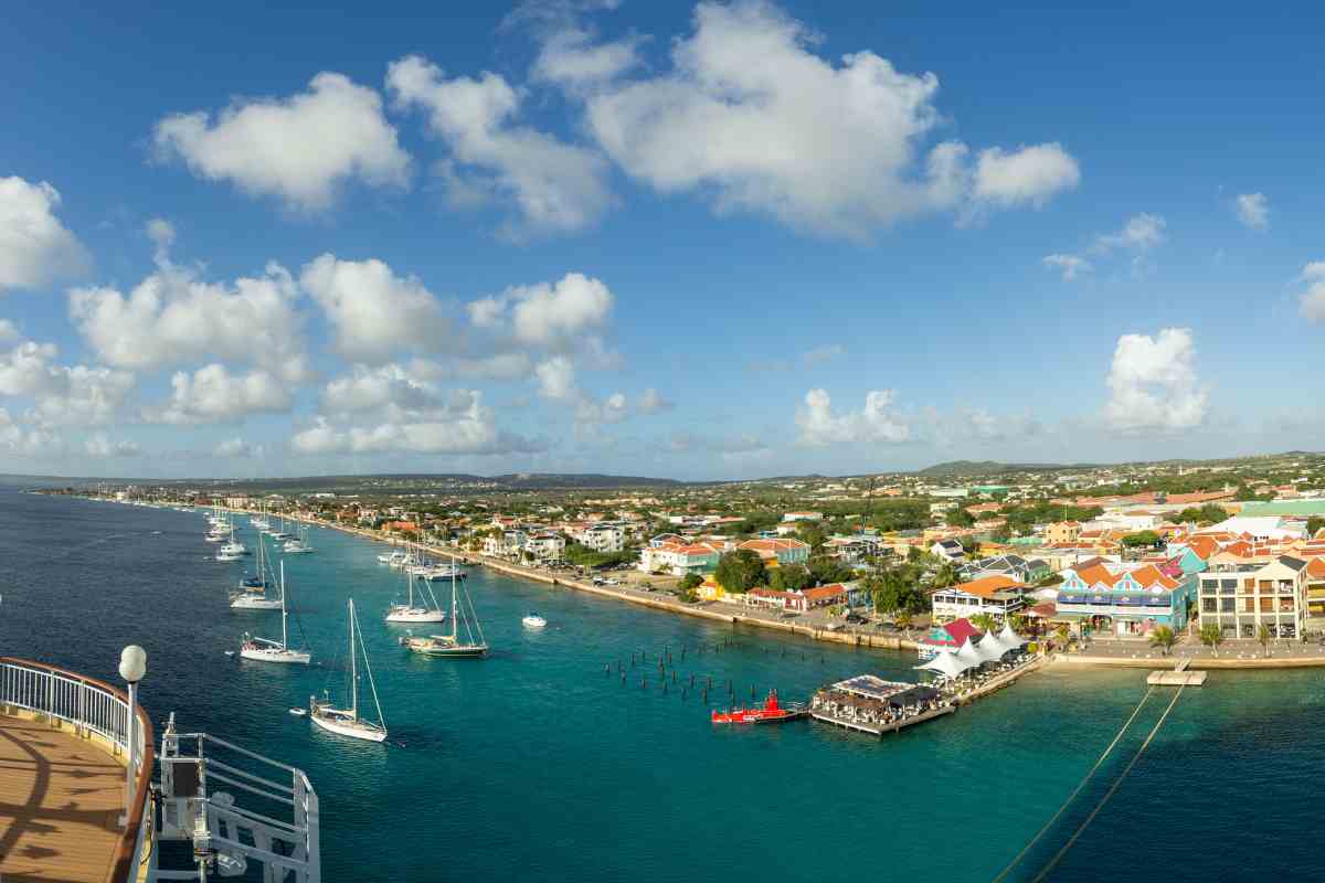 Finding the Best Beaches in Bonaire Near Cruise Port Stops