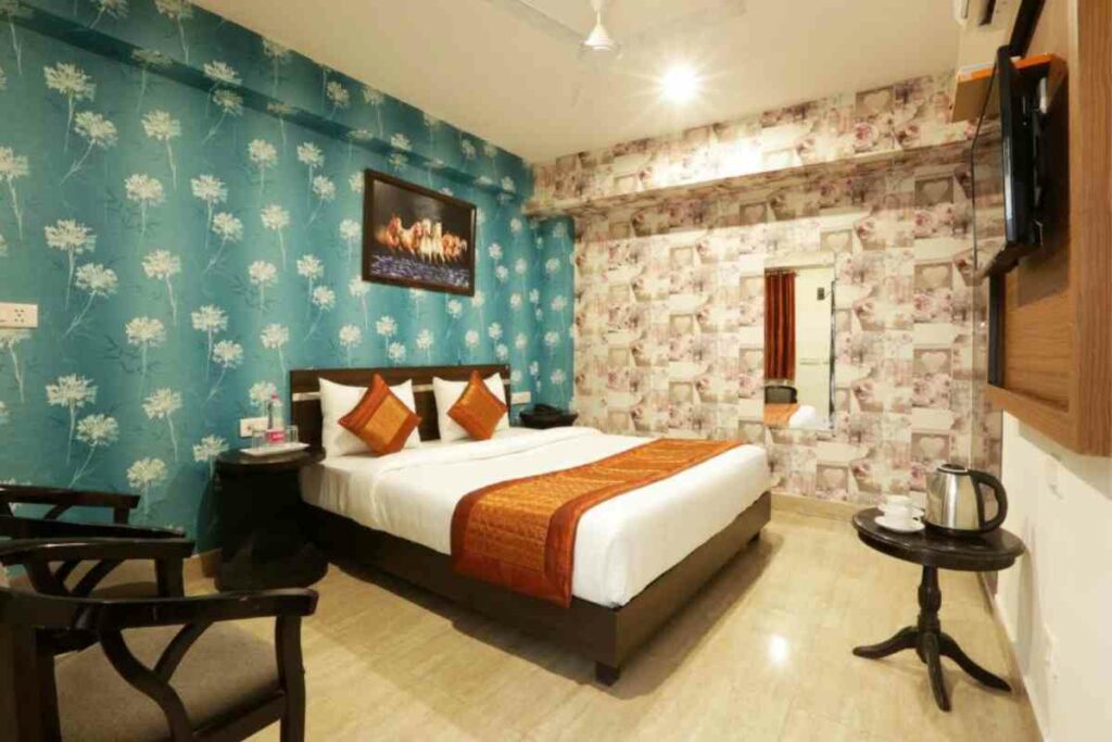 @booking.com Hotel Square, Delhi