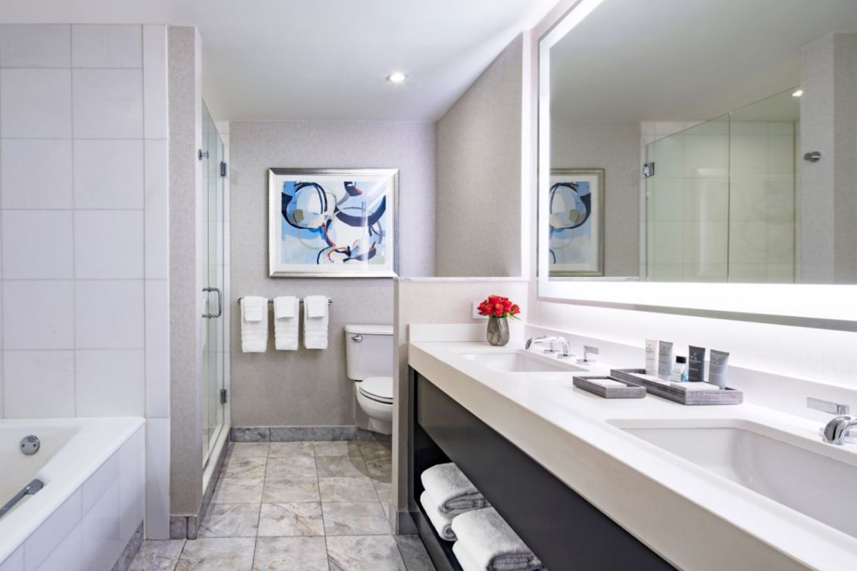 10 Best Hotels With Bathtubs In New York (August 2024)