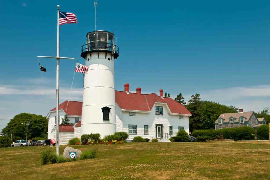 Chatham Lighthouse near the beach