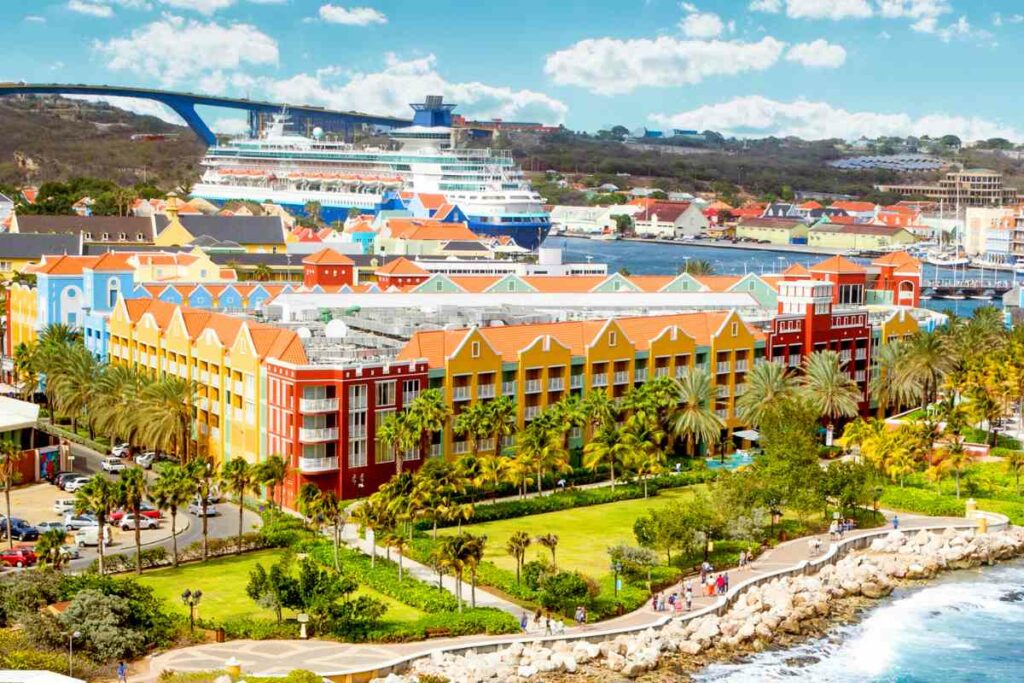 curaçao cruise port beaches nearby