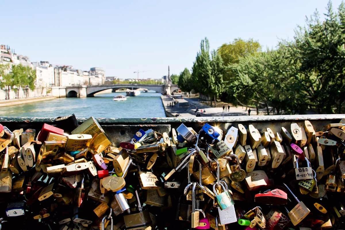 7 Hotels Near Love Lock Bridge Paris