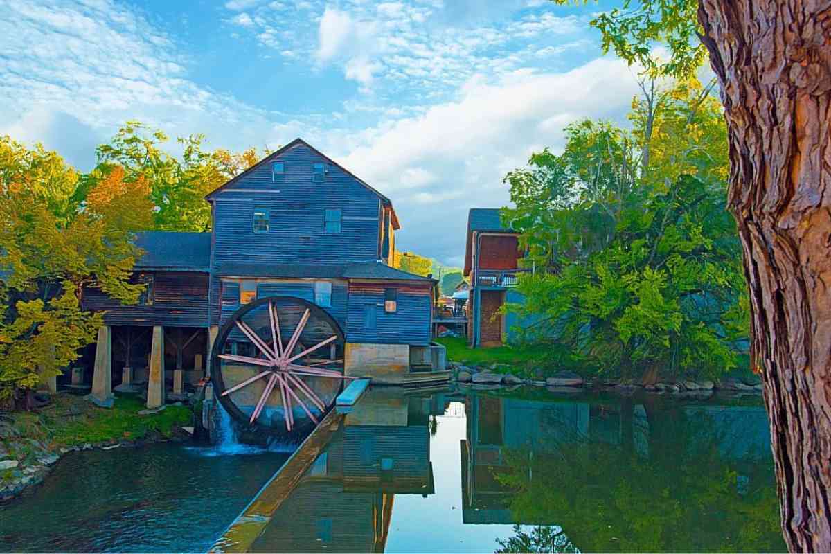 8 Things to Do In Pigeon Forge and Places to Stay — Travelspock