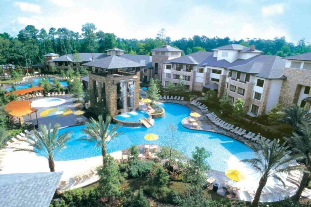 @booking.com The Woodlands Resort, by Hilton