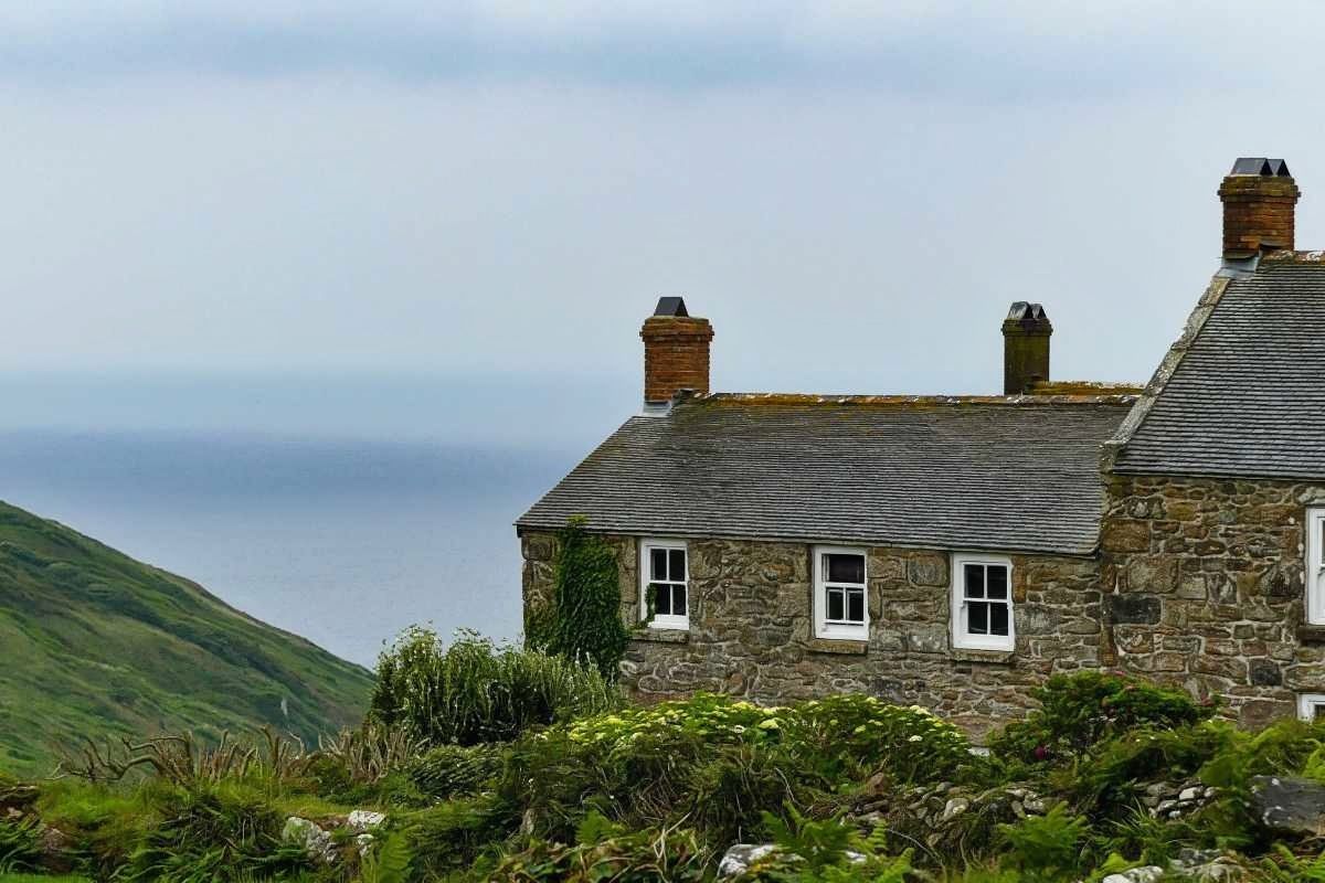 cottage in cornwall