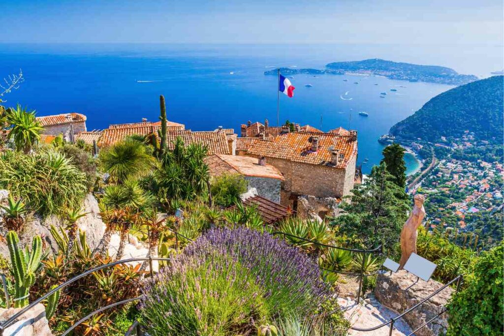 Eze perfect location for young couples