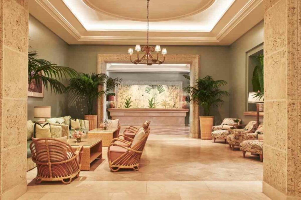 Four Seasons Palm Beach Resort inside
