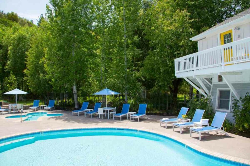 Lithia Springs resort pool