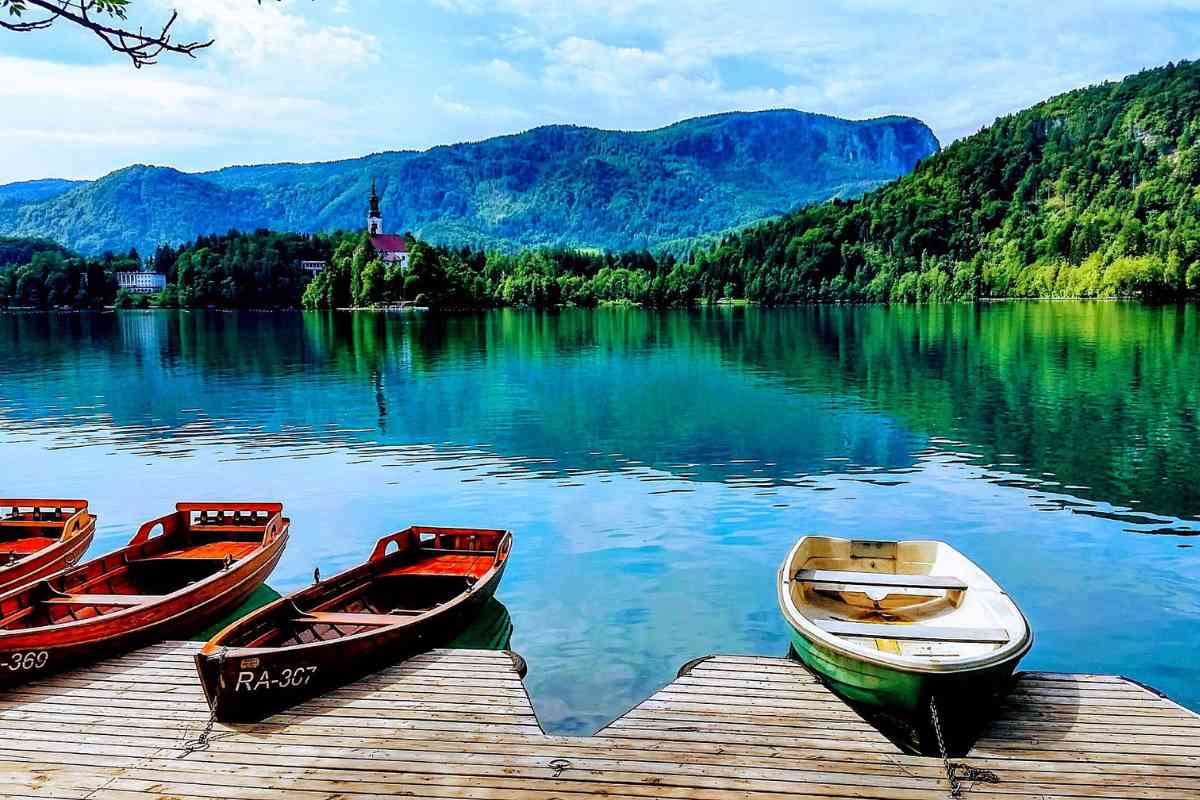 10 Most Beautiful Lakes In The World