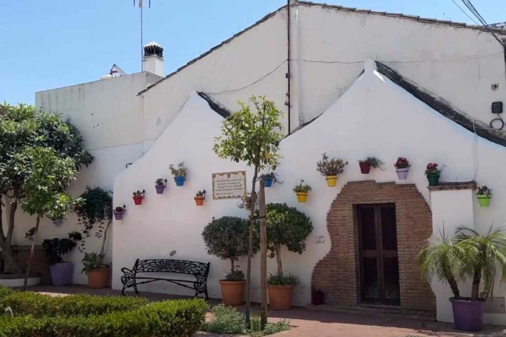 Estepona Old Town where to stay