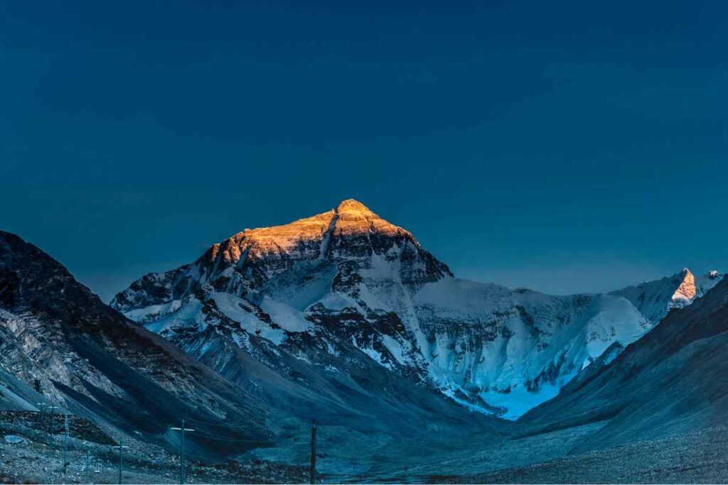 Mount Everest travel destination