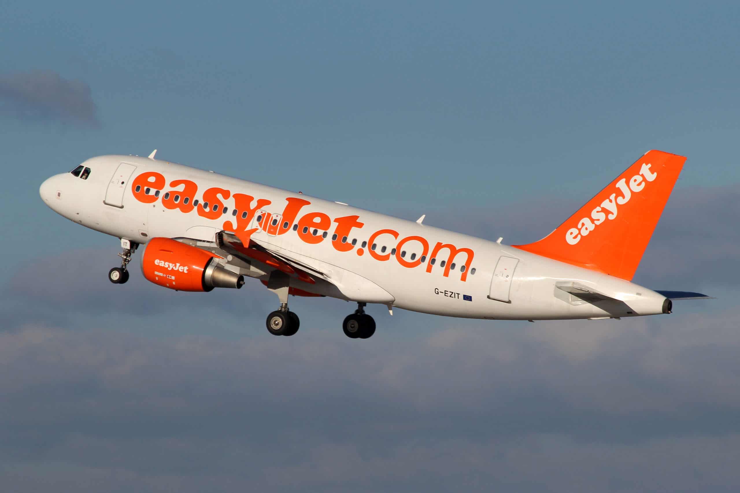 Does EasyJet Have WiFi? Clear Guide on In-Flight Internet Access