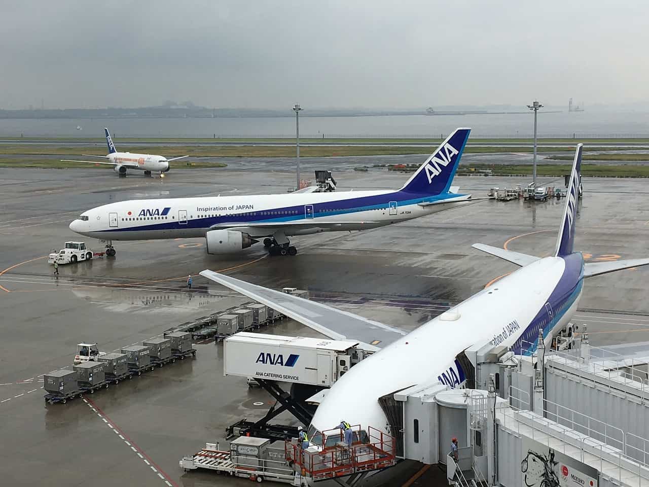 Do ANA All Nippon Airways Provide Headphones? Find Out Here