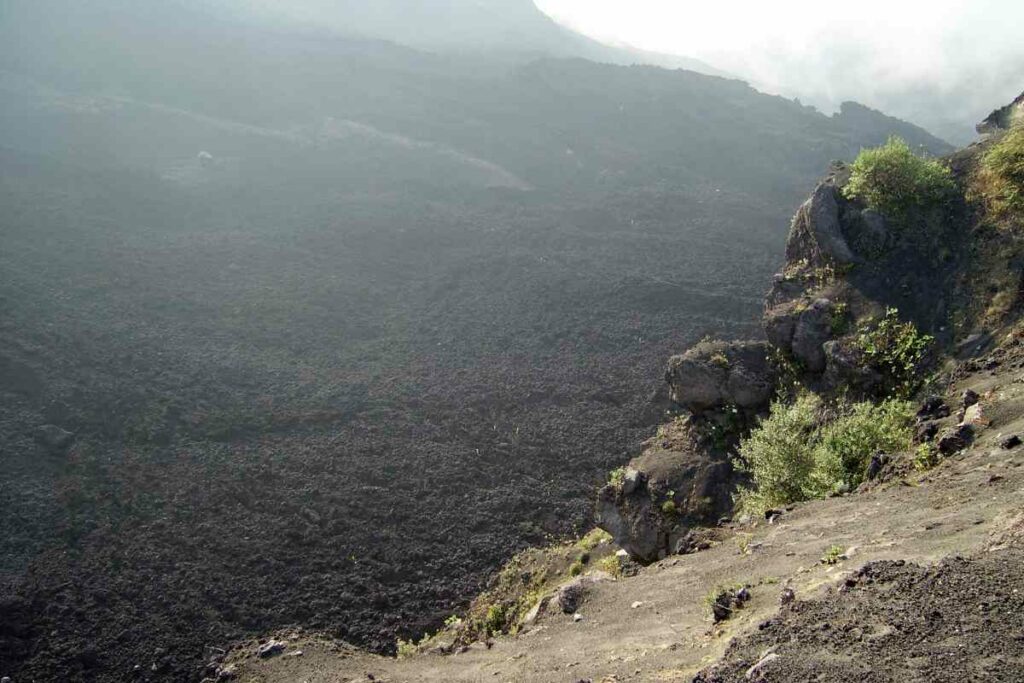 Pacayo Volcano lava