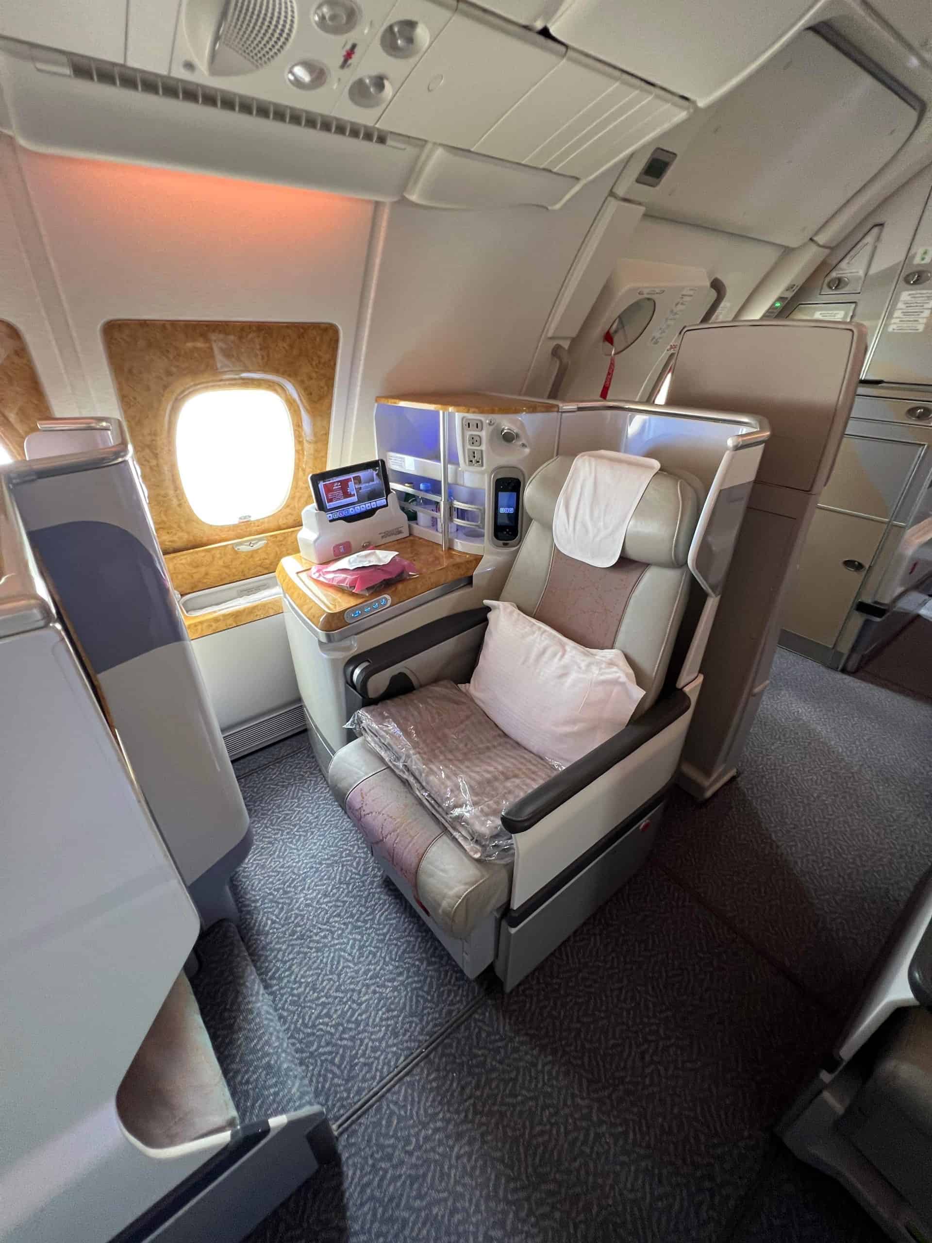 Do Emirates Prices Go Up and Down? An Insider’s Guide