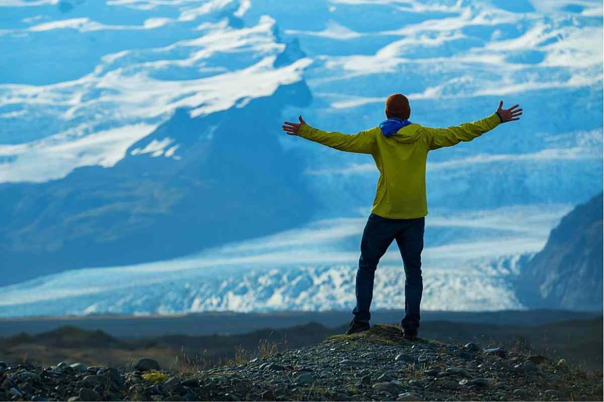 Best Jackets For Iceland (7 Top Picks & Buyer’s Guide)
