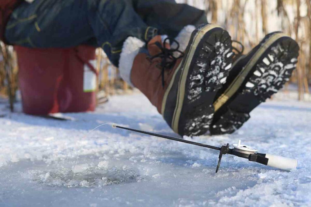 choose Boots For Ice Fishing