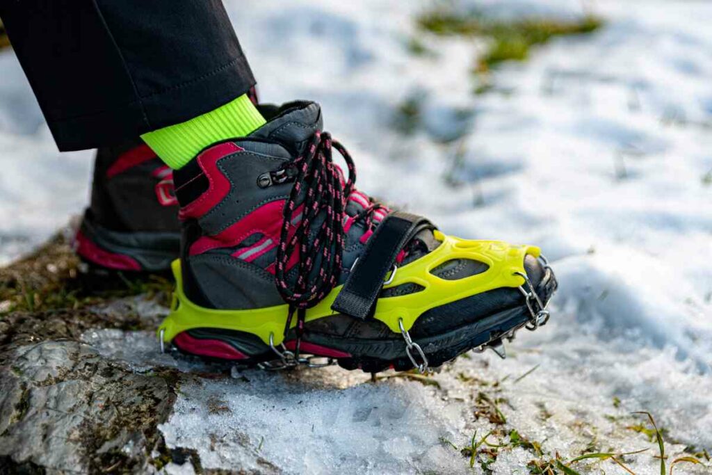 difference between crampons and microspikes