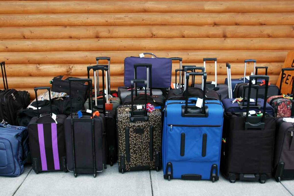 hard luggage vs soft luggage airport