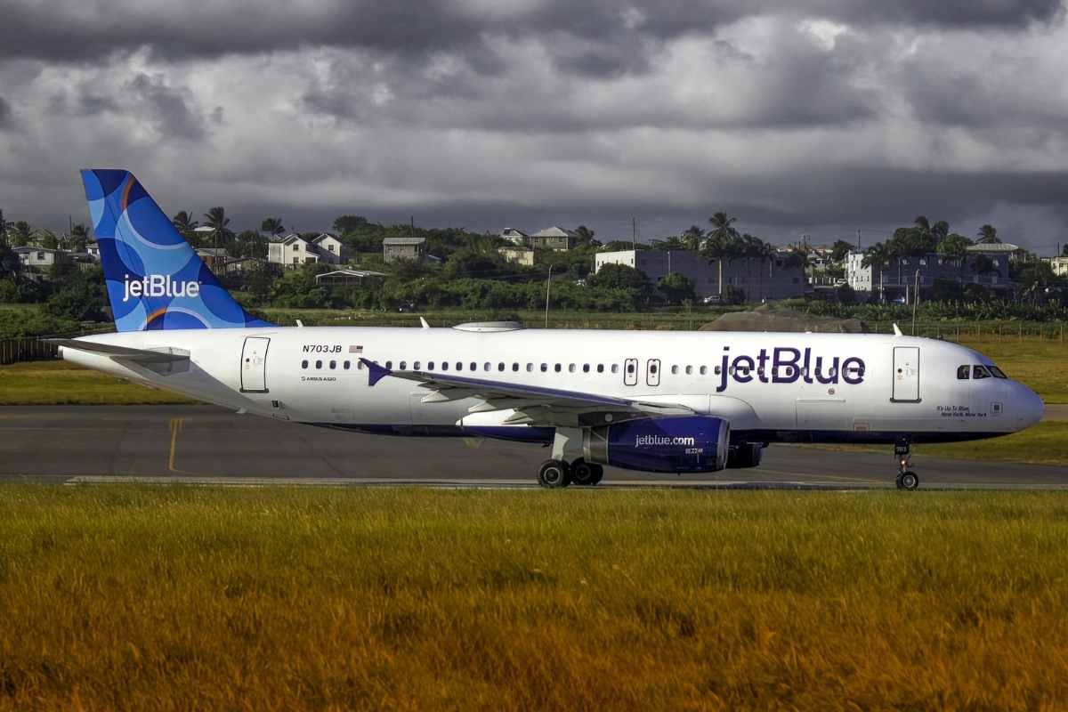 Do Jet Blue Airlines Provide Headphones? Find Out Now!