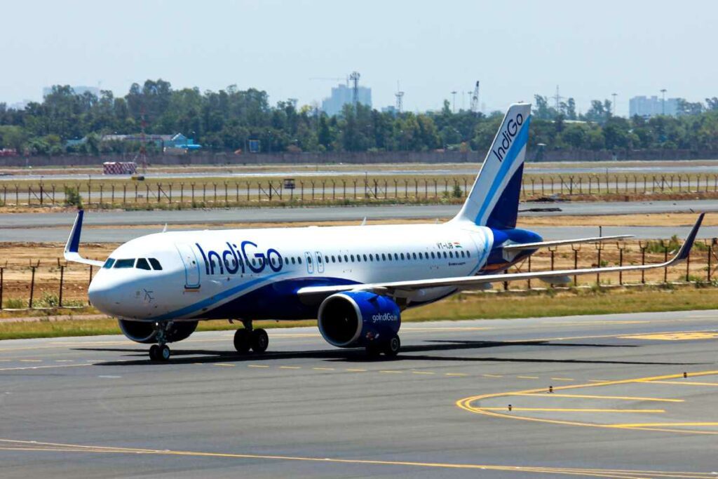 Do IndiGo Airlines Provide Headphones