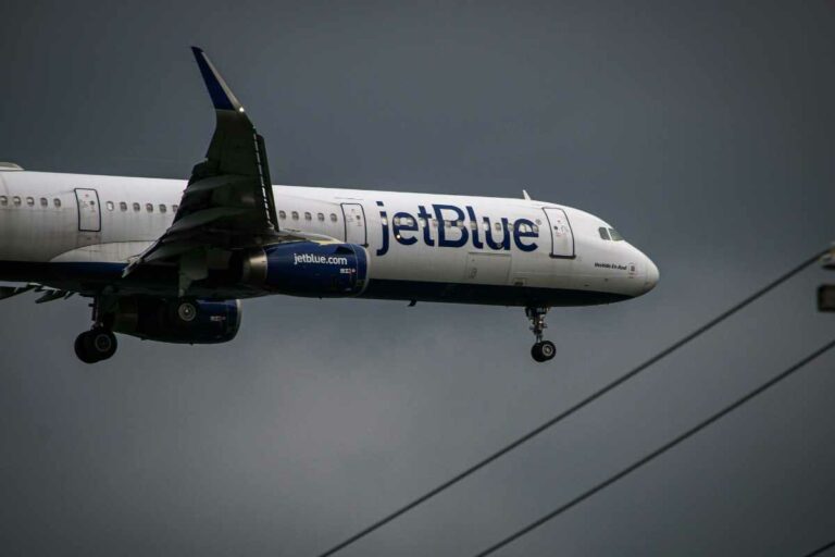 Do Jet Blue Prices Go Up and Down? (Fare Fluctuations)