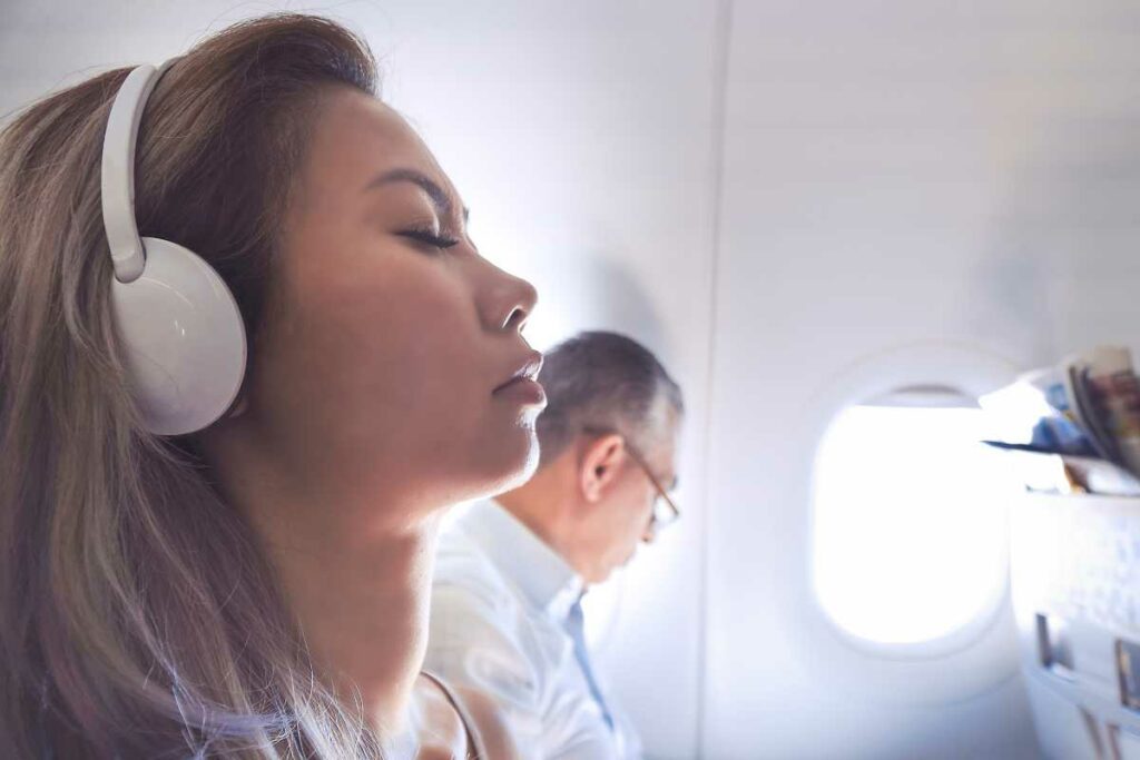 Do Frontier Airlines Provide Headphones